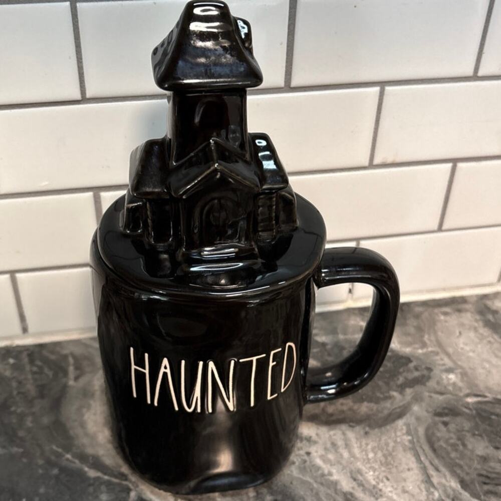 Ray Dunn Haunted 16 ounce Mug with Haunted House Ceramic Top.